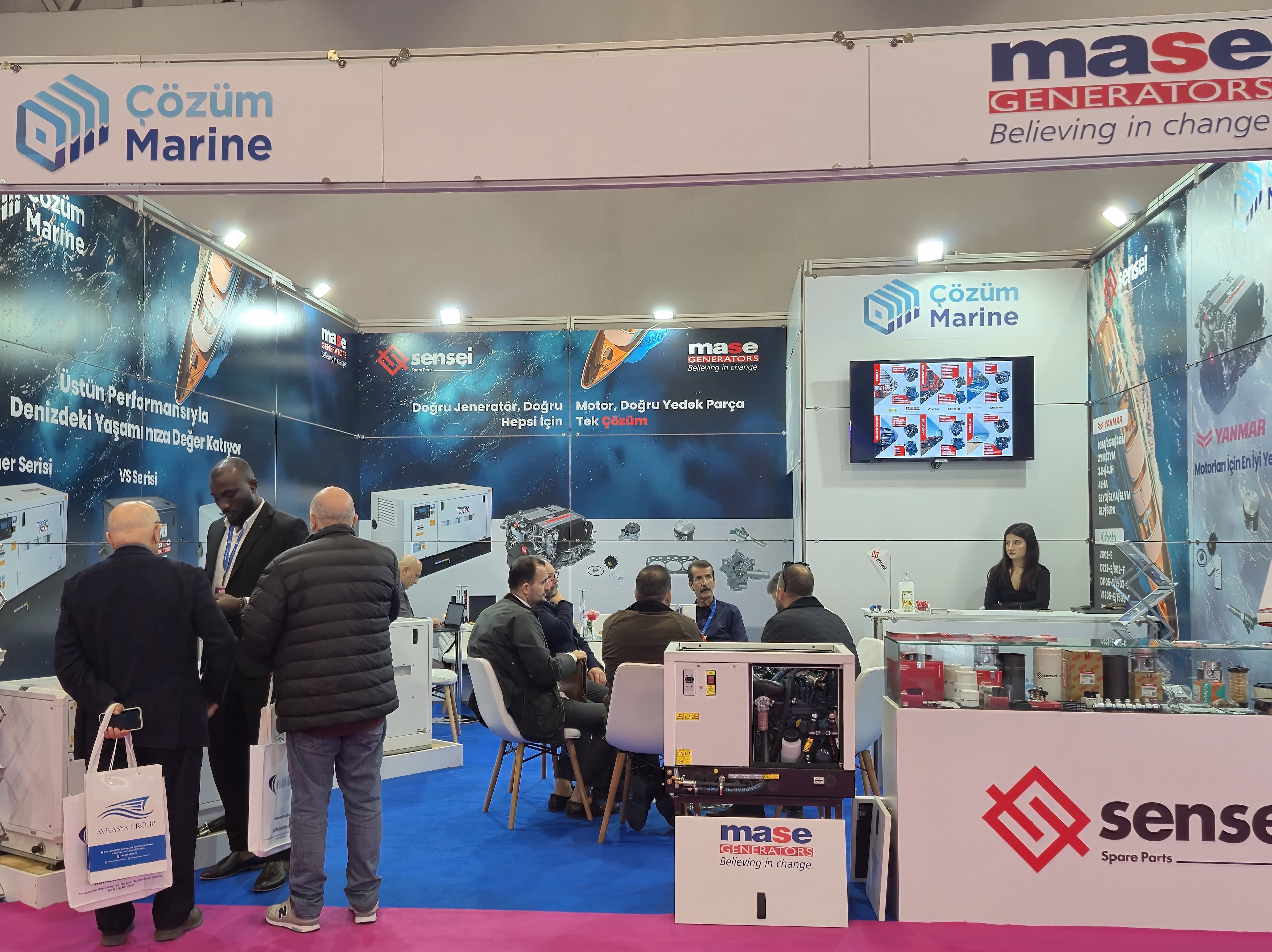 Bosphorus Boat Show On Land - Fair Image 2